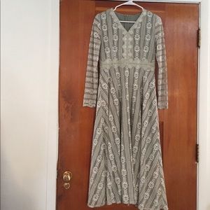 Vintage green dress, reaches to mid calf (I’m 5’6)